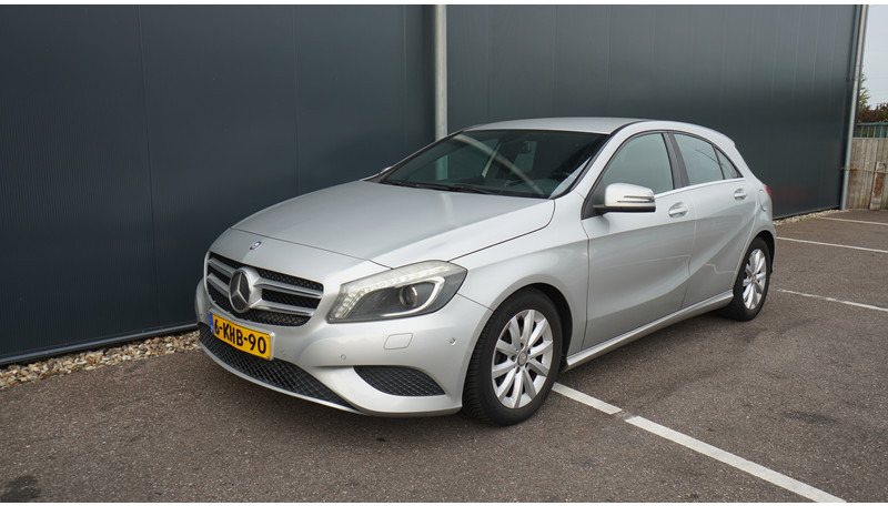 Mercedes-Benz A-Klasse A180 CDI EURO 5 - Minibusz, Kisbusz: 2 kép. Mercedes-Benz A-Klasse A180 CDI EURO 5 - Minibusz, Kisbusz: 2 kép.