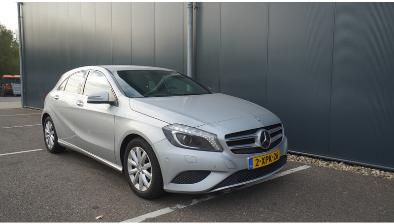 Mercedes-Benz A-Klasse A180 CDI EURO 5 - Minibusz, Kisbusz: 2 kép. Mercedes-Benz A-Klasse A180 CDI EURO 5 - Minibusz, Kisbusz: 2 kép.