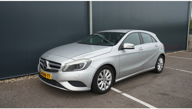 Mercedes-Benz A180CDI EURO 5 - Minibusz, Kisbusz: 3 kép. Mercedes-Benz A180CDI EURO 5 - Minibusz, Kisbusz: 3 kép.