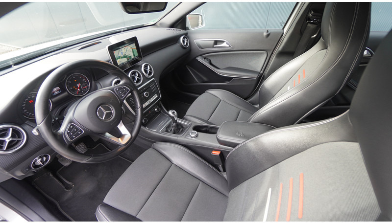Mercedes-Benz A180d EURO6 - Minibusz, Kisbusz: 4 kép. Mercedes-Benz A180d EURO6 - Minibusz, Kisbusz: 4 kép.