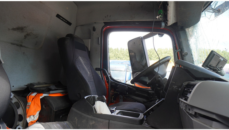 Mercedes-Benz ANTOS 2843 6x2 DAMAGED VEHICLE - Alvaz teherautó: 4 kép. Mercedes-Benz ANTOS 2843 6x2 DAMAGED VEHICLE - Alvaz teherautó: 4 kép.