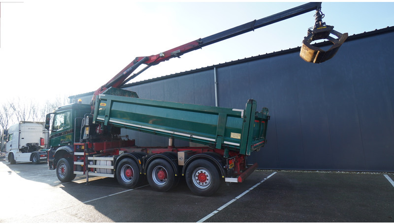 Mercedes-Benz AROCS 3542 8X4 2 SIDE TIPPER WITH HMF Z 1943 CRANE 407.000KM - Darus autó: 3 kép. Mercedes-Benz AROCS 3542 8X4 2 SIDE TIPPER WITH HMF Z 1943 CRANE 407.000KM - Darus autó: 3 kép.