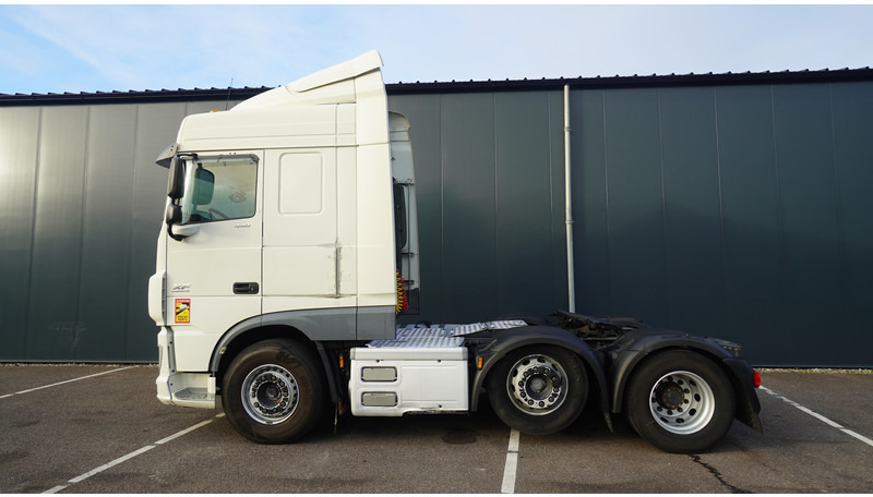DAF XF 440 6X2 SC EURO 6 - Nyergesvontató: 1 kép. DAF XF 440 6X2 SC EURO 6 - Nyergesvontató: 1 kép.