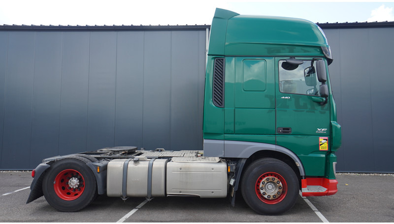 DAF XF 440 SSC EURO 6 823.000 KM - Nyergesvontató: 2 kép. DAF XF 440 SSC EURO 6 823.000 KM - Nyergesvontató: 2 kép.