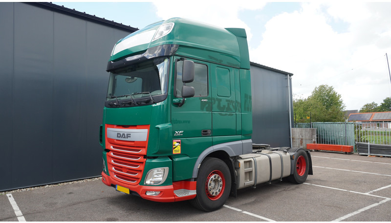 DAF XF 440 SSC EURO 6 823.000 KM - Nyergesvontató: 3 kép. DAF XF 440 SSC EURO 6 823.000 KM - Nyergesvontató: 3 kép.