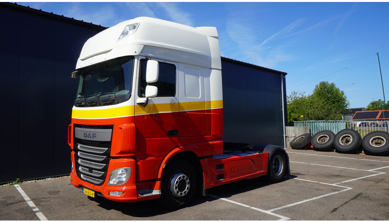 DAF XF 440 SSC EURO 6 - Nyergesvontató: 3 kép. DAF XF 440 SSC EURO 6 - Nyergesvontató: 3 kép.