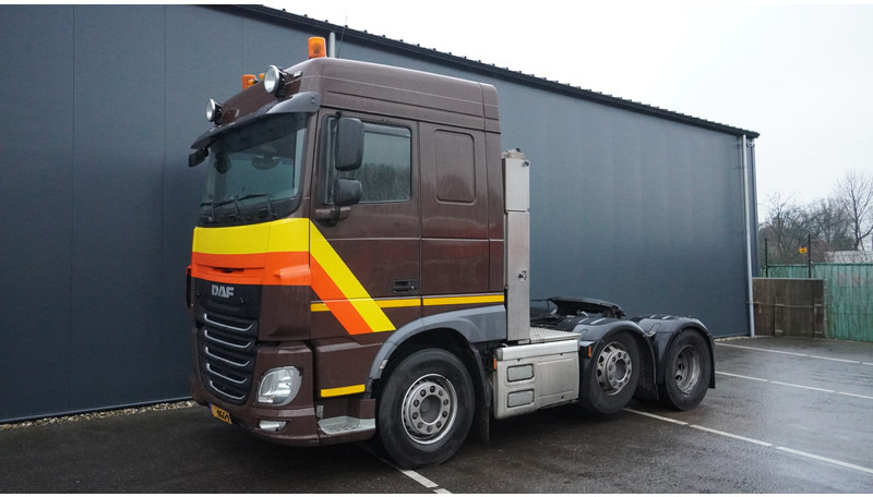 DAF XF 460 6X2 SPACECAB EURO 6 - Nyergesvontató: 3 kép. DAF XF 460 6X2 SPACECAB EURO 6 - Nyergesvontató: 3 kép.