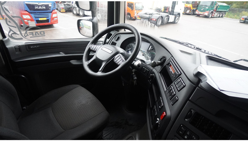 DAF XF 460 EURO 6 SSC - Nyergesvontató: 5 kép. DAF XF 460 EURO 6 SSC - Nyergesvontató: 5 kép.