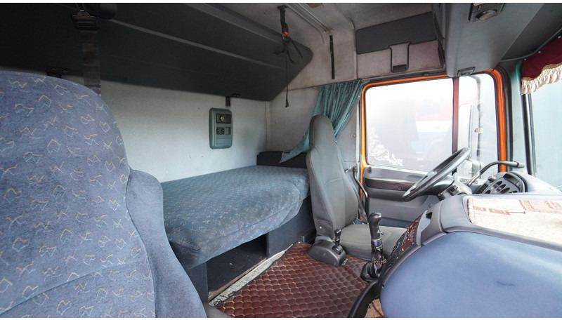 DAF XF 95.380 SC MANUAL GEARBOX - Nyergesvontató: 5 kép. DAF XF 95.380 SC MANUAL GEARBOX - Nyergesvontató: 5 kép.