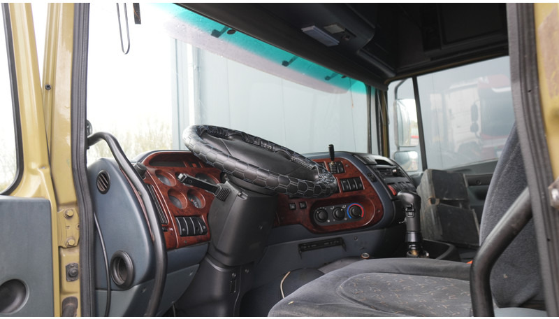 DAF XF 95.430 EURO 3 MANUAL GEARBOX - Nyergesvontató: 5 kép. DAF XF 95.430 EURO 3 MANUAL GEARBOX - Nyergesvontató: 5 kép.