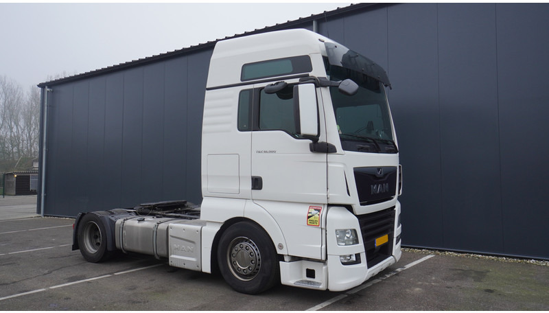 MAN TGX 18.500 XXL MEGA 752.000KM - Nyergesvontató: 4 kép. MAN TGX 18.500 XXL MEGA 752.000KM - Nyergesvontató: 4 kép.