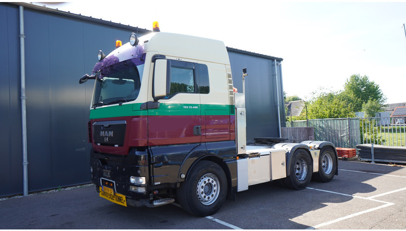 MAN TGX 33.480 6X4 EURO 5 MANUAL GEARBOX - Nyergesvontató: 3 kép. MAN TGX 33.480 6X4 EURO 5 MANUAL GEARBOX - Nyergesvontató: 3 kép.