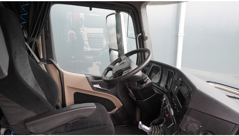 Mercedes-Benz ACTROS 1942 EURO 6 814.000KM - Nyergesvontató: 5 kép. Mercedes-Benz ACTROS 1942 EURO 6 814.000KM - Nyergesvontató: 5 kép.