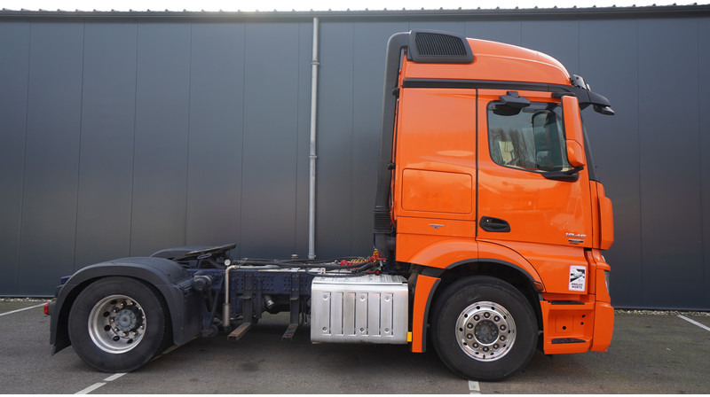 Mercedes-Benz ACTROS 1942 EURO 6 830.000KM - Nyergesvontató: 2 kép. Mercedes-Benz ACTROS 1942 EURO 6 830.000KM - Nyergesvontató: 2 kép.
