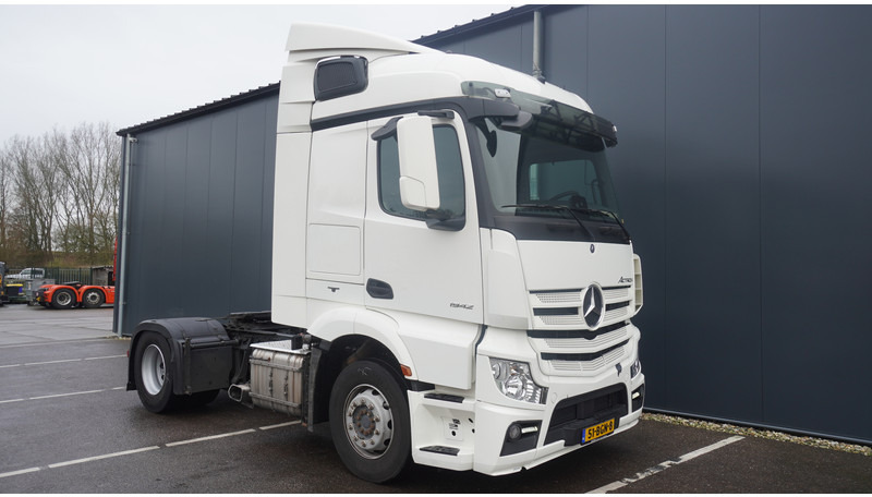 Mercedes-Benz ACTROS 1942 EURO 6 - Nyergesvontató: 4 kép. Mercedes-Benz ACTROS 1942 EURO 6 - Nyergesvontató: 4 kép.