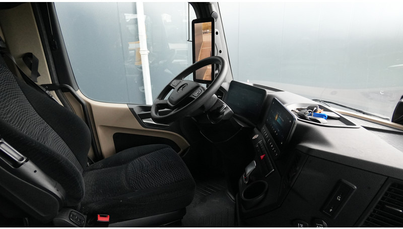 Mercedes-Benz ACTROS 1945 GIGASPACE 728.200KM - Nyergesvontató: 5 kép. Mercedes-Benz ACTROS 1945 GIGASPACE 728.200KM - Nyergesvontató: 5 kép.