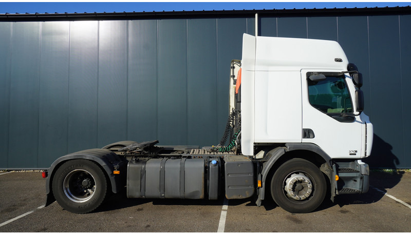 Renault PREMIUM 370 EURO5 685.400KM - Nyergesvontató: 2 kép. Renault PREMIUM 370 EURO5 685.400KM - Nyergesvontató: 2 kép.