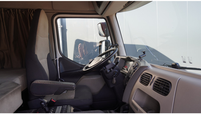 Renault PREMIUM 370 EURO5 685.400KM - Nyergesvontató: 5 kép. Renault PREMIUM 370 EURO5 685.400KM - Nyergesvontató: 5 kép.