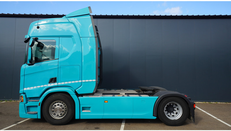 Scania R 450 TOPLINE EURO 6 RETARDER - Nyergesvontató: 1 kép. Scania R 450 TOPLINE EURO 6 RETARDER - Nyergesvontató: 1 kép.
