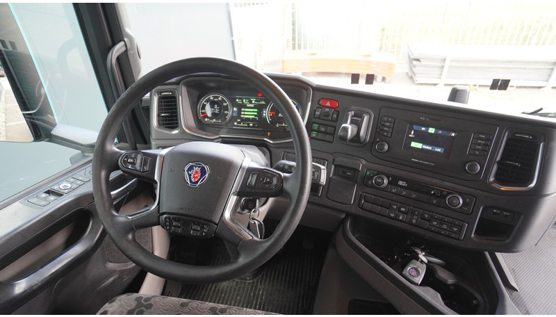 Scania R 450 TOPLINE EURO 6 RETARDER - Nyergesvontató: 5 kép. Scania R 450 TOPLINE EURO 6 RETARDER - Nyergesvontató: 5 kép.