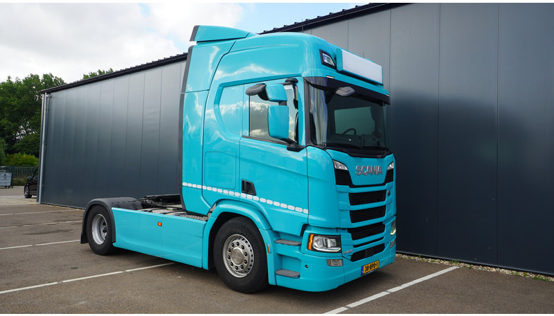 Scania R 450 TOPLINE EURO 6 RETARDER - Nyergesvontató: 4 kép. Scania R 450 TOPLINE EURO 6 RETARDER - Nyergesvontató: 4 kép.
