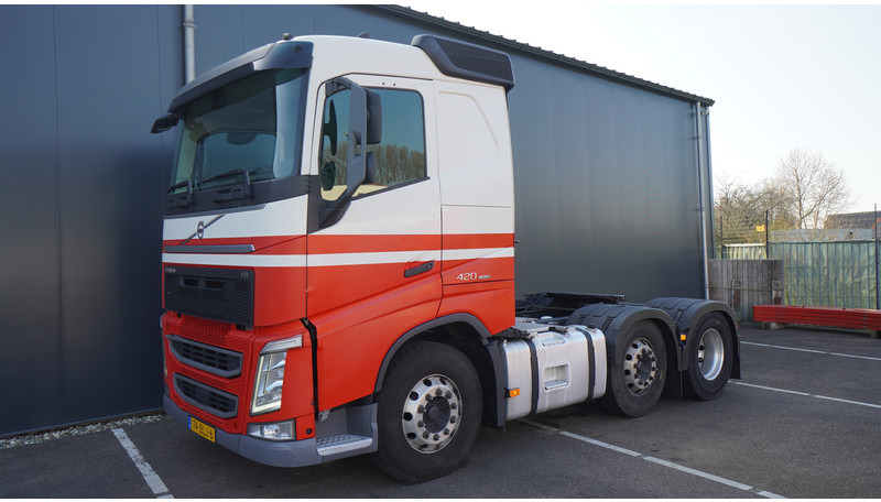Volvo FH 420 ADR 6X2 EURO 6 - Nyergesvontató: 3 kép. Volvo FH 420 ADR 6X2 EURO 6 - Nyergesvontató: 3 kép.