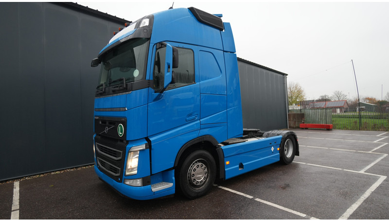 Volvo FH480 LNG 774.100KM - Nyergesvontató: 3 kép. Volvo FH480 LNG 774.100KM - Nyergesvontató: 3 kép.