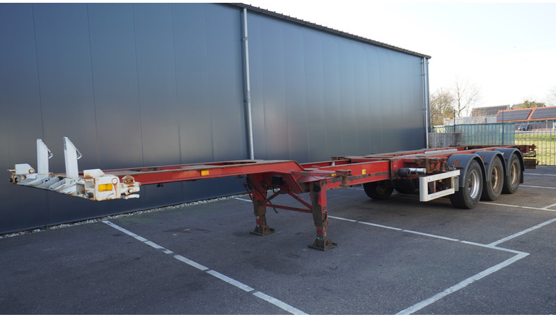 Renders 3 AXLE EXTENDABLE CONTAINER TRANSPORT TRAILER - Félpótkocsi cserefelépítményes: 2 kép. Renders 3 AXLE EXTENDABLE CONTAINER TRANSPORT TRAILER - Félpótkocsi cserefelépítményes: 2 kép.