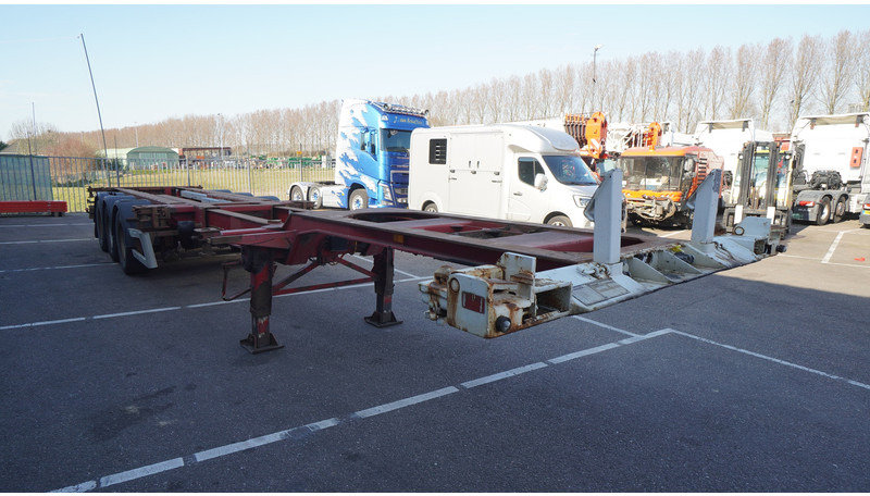 Renders 3 AXLE EXTENDABLE CONTAINER TRANSPORT TRAILER - Félpótkocsi cserefelépítményes: 3 kép. Renders 3 AXLE EXTENDABLE CONTAINER TRANSPORT TRAILER - Félpótkocsi cserefelépítményes: 3 kép.