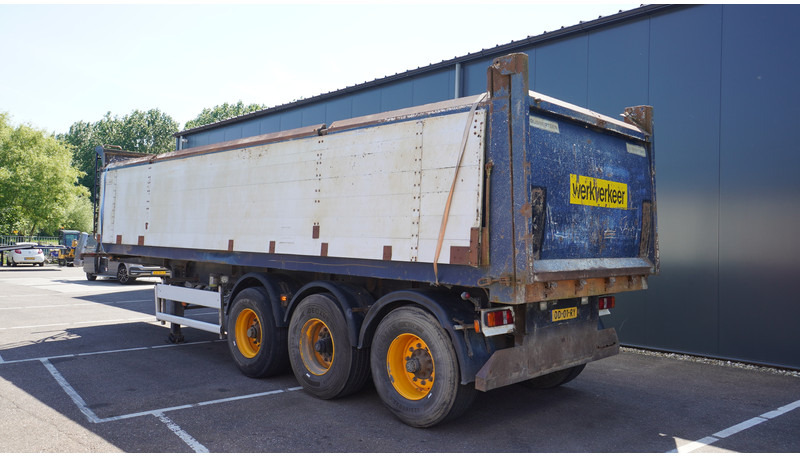 Renders 3 AXLE TIPPER TRAILER - Félpótkocsi billenőplatós: 4 kép. Renders 3 AXLE TIPPER TRAILER - Félpótkocsi billenőplatós: 4 kép.