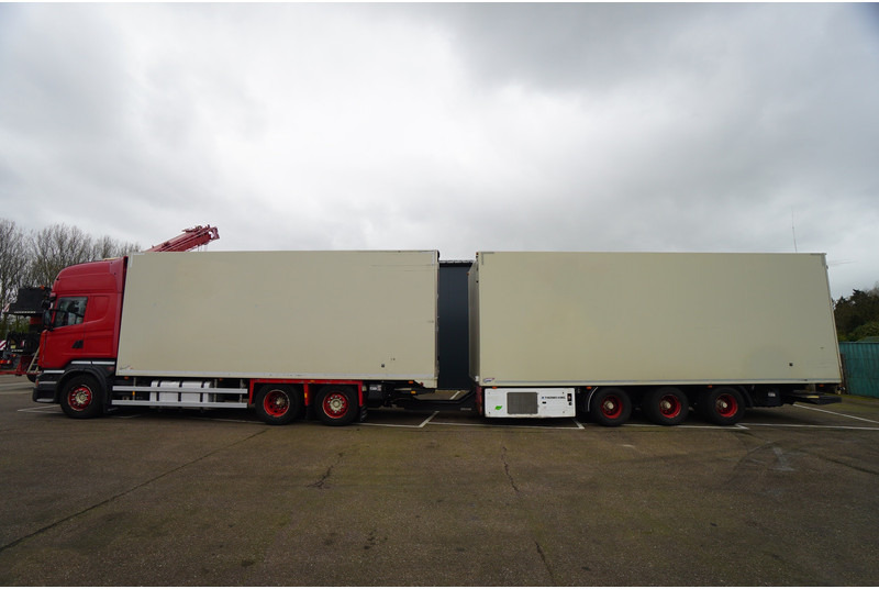 Scania R 580 V8 6X2 FRIGO RETARDER IN COMBI WITH BURG TRAILER - Hűtős teherautó: 1 kép. Scania R 580 V8 6X2 FRIGO RETARDER IN COMBI WITH BURG TRAILER - Hűtős teherautó: 1 kép.