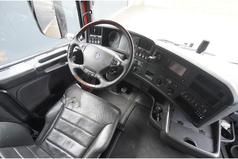 Scania R 580 V8 6X2 FRIGO RETARDER IN COMBI WITH BURG TRAILER - Hűtős teherautó: 5 kép. Scania R 580 V8 6X2 FRIGO RETARDER IN COMBI WITH BURG TRAILER - Hűtős teherautó: 5 kép.