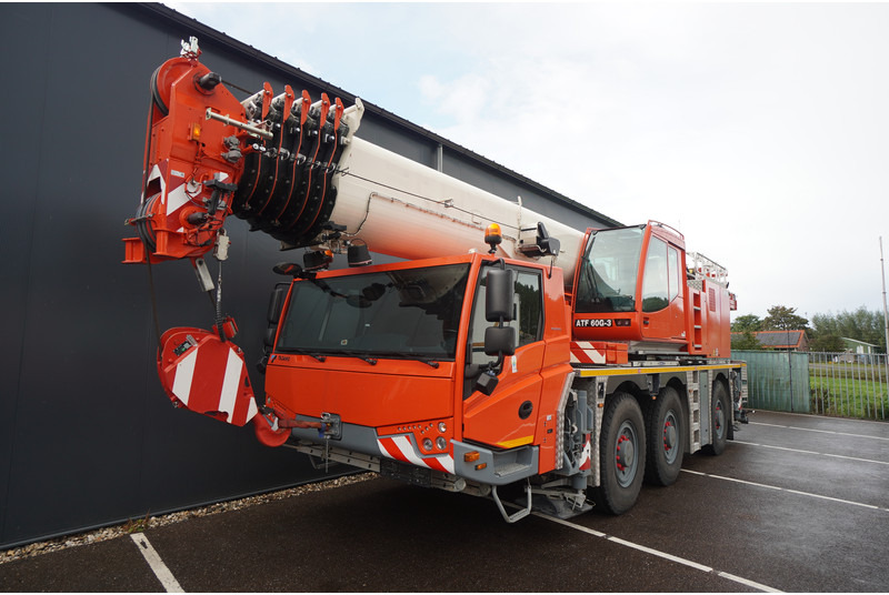 Tadano-Faun ATF60G-3 6X6X6 - Darus autó: 2 kép. Tadano-Faun ATF60G-3 6X6X6 - Darus autó: 2 kép.