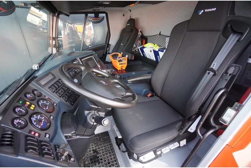 Darus autó Tadano-Faun ATF60G-3 6X6X6 WITH JIB: 6 kép. Darus autó Tadano-Faun ATF60G-3 6X6X6 WITH JIB: 6 kép.