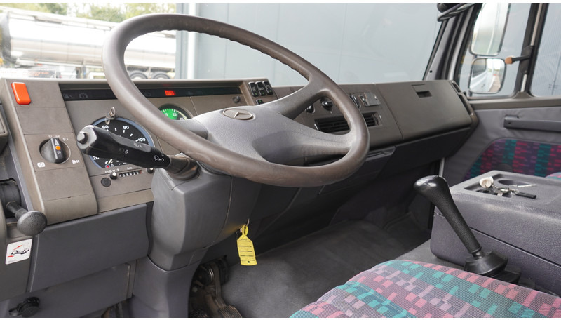 Mercedes-Benz 814 MACHINE TRANSPORTER EURO 2 409.000KM - Teherautó: 5 kép. Mercedes-Benz 814 MACHINE TRANSPORTER EURO 2 409.000KM - Teherautó: 5 kép.