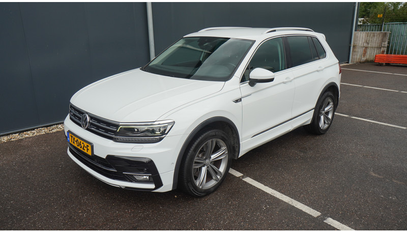 Volkswagen Tiguan 2.0 TDI R LINE 4MOTION - Minibusz, Kisbusz: 4 kép. Volkswagen Tiguan 2.0 TDI R LINE 4MOTION - Minibusz, Kisbusz: 4 kép.