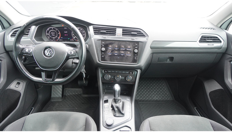 Volkswagen Tiguan 2.0 TDI R LINE 4MOTION - Minibusz, Kisbusz: 5 kép. Volkswagen Tiguan 2.0 TDI R LINE 4MOTION - Minibusz, Kisbusz: 5 kép.