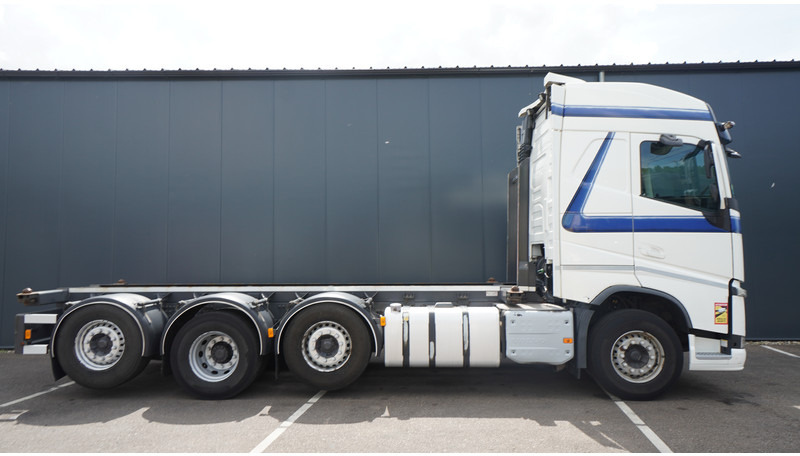 Volvo FH 460 8X2 20 FT CONTAINER TRANSPORT TRUCK - Cserefelépítményes teherautó: 2 kép. Volvo FH 460 8X2 20 FT CONTAINER TRANSPORT TRUCK - Cserefelépítményes teherautó: 2 kép.