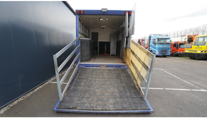 Volvo FL 6-9 HORSE TRANSPORT 341.000KM MANUAL GEARBOX - Lószállító kamion: 5 kép. Volvo FL 6-9 HORSE TRANSPORT 341.000KM MANUAL GEARBOX - Lószállító kamion: 5 kép.