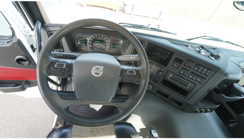 Volvo FMX 460 8X4 OPEN BOX WITH HIAB X-HIPRO 232 E-3 CRANE - Darus autó: 5 kép. Volvo FMX 460 8X4 OPEN BOX WITH HIAB X-HIPRO 232 E-3 CRANE - Darus autó: 5 kép.