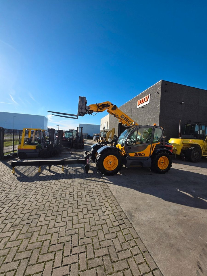 Dieci Agri Star 40.7 - Teleszkópos rakodó: 3 kép. Dieci Agri Star 40.7 - Teleszkópos rakodó: 3 kép.