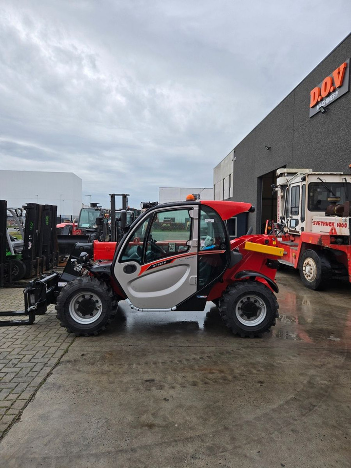 Manitou MT625 - Teleszkópos rakodó: 2 kép. Manitou MT625 - Teleszkópos rakodó: 2 kép.