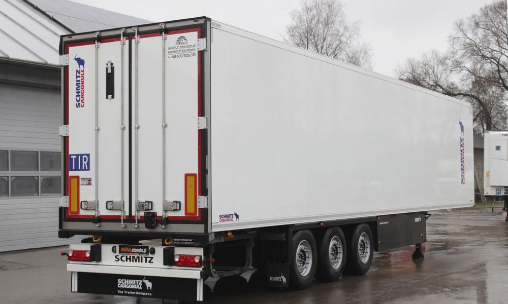 Schmitz Cargobull FP 60 Thermo King SLXi 300 / JAK NOWA / ŚCIANA 7 CM / - Félpótkocsi hűtős: 2 kép. Schmitz Cargobull FP 60 Thermo King SLXi 300 / JAK NOWA / ŚCIANA 7 CM / - Félpótkocsi hűtős: 2 kép.
