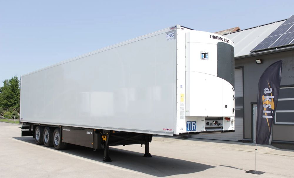 Schmitz Cargobull FP 60 V7 Thermo King SLXi 300 / TYLKO 3 566 MTG** / JAK NOWA / ŚCIANA 7 CM / - Félpótkocsi hűtős: 3 kép. Schmitz Cargobull FP 60 V7 Thermo King SLXi 300 / TYLKO 3 566 MTG** / JAK NOWA / ŚCIANA 7 CM / - Félpótkocsi hűtős: 3 kép.