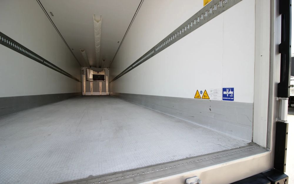 Félpótkocsi hűtős Schmitz Cargobull FP 60 V7 Thermo King SLXi 300 / TYLKO 3 566  MTG** / JAK NOWA / ŚCIANA 7 CM /: 10 kép.