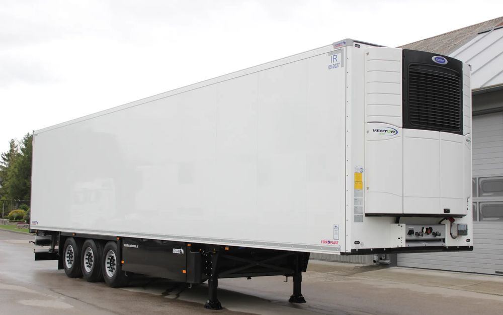 Schmitz Cargobull V7 FP 60 CARRIER VECTOR 1550 / ŚCIANA 7 CM / JAK NOWA / - Félpótkocsi hűtős: 3 kép. Schmitz Cargobull V7 FP 60 CARRIER VECTOR 1550 / ŚCIANA 7 CM / JAK NOWA / - Félpótkocsi hűtős: 3 kép.