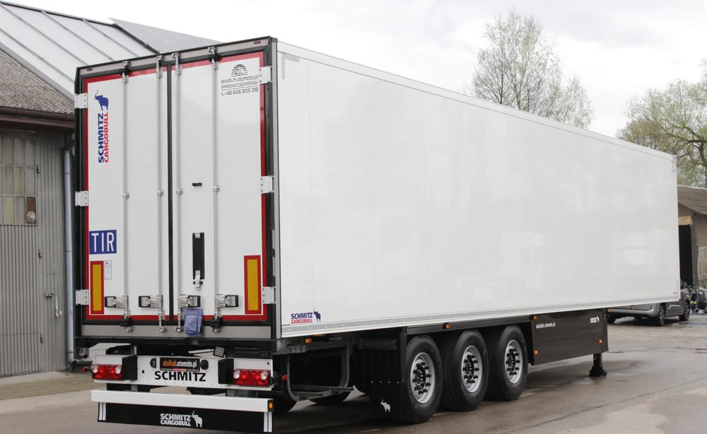 Schmitz Cargobull V7 FP 60 CARRIER VECTOR 1550 / ŚCIANA 7 CM / JAK NOWA / - Félpótkocsi hűtős: 2 kép. Schmitz Cargobull V7 FP 60 CARRIER VECTOR 1550 / ŚCIANA 7 CM / JAK NOWA / - Félpótkocsi hűtős: 2 kép.