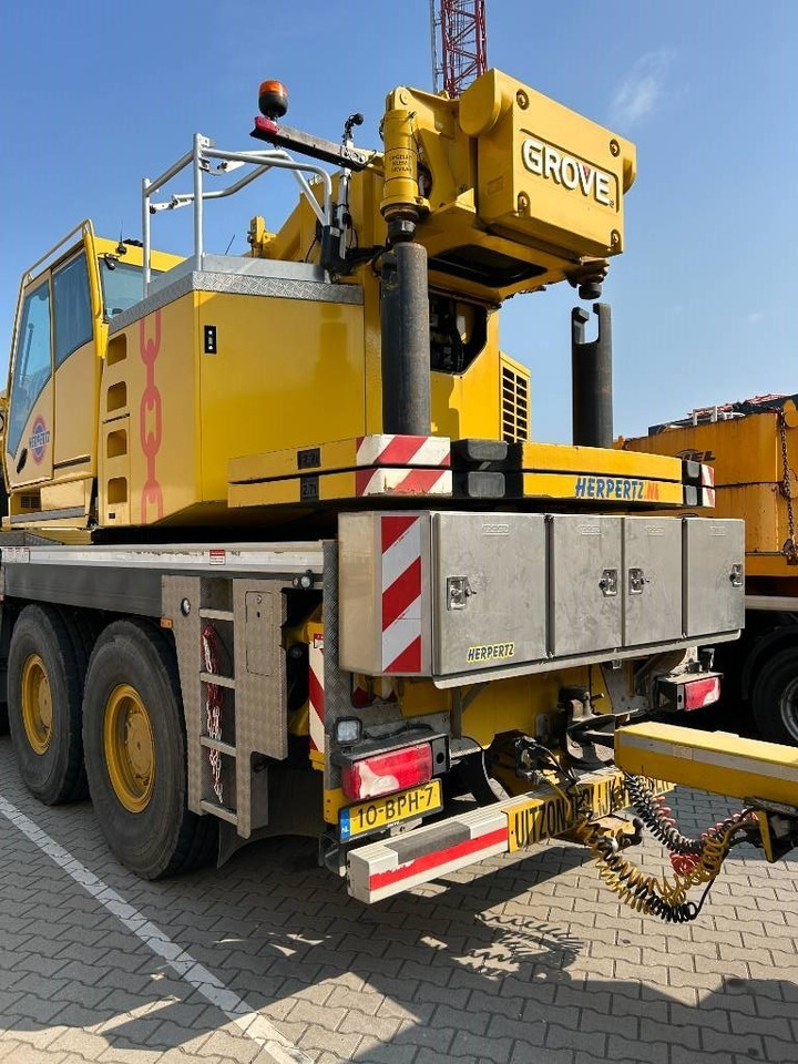 Grove GMK 4100L-1 - Terepjáró autódaru: 3 kép. Grove GMK 4100L-1 - Terepjáró autódaru: 3 kép.