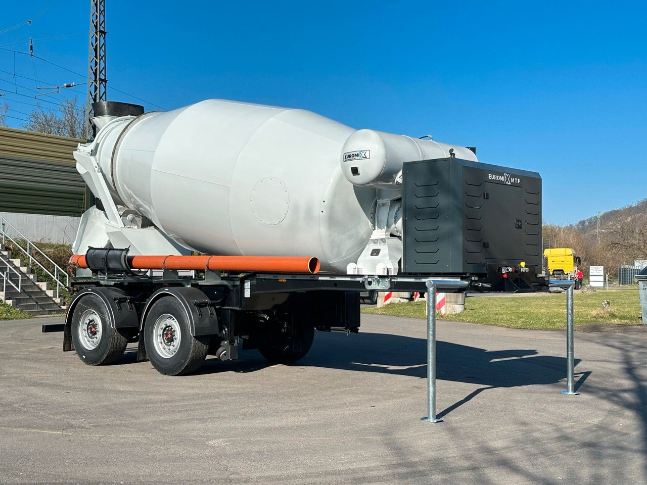 EUROMIX MTP - 10m³ Betonmischer-Auflieger - Betonmixer: 1 kép. EUROMIX MTP - 10m³ Betonmischer-Auflieger - Betonmixer: 1 kép.