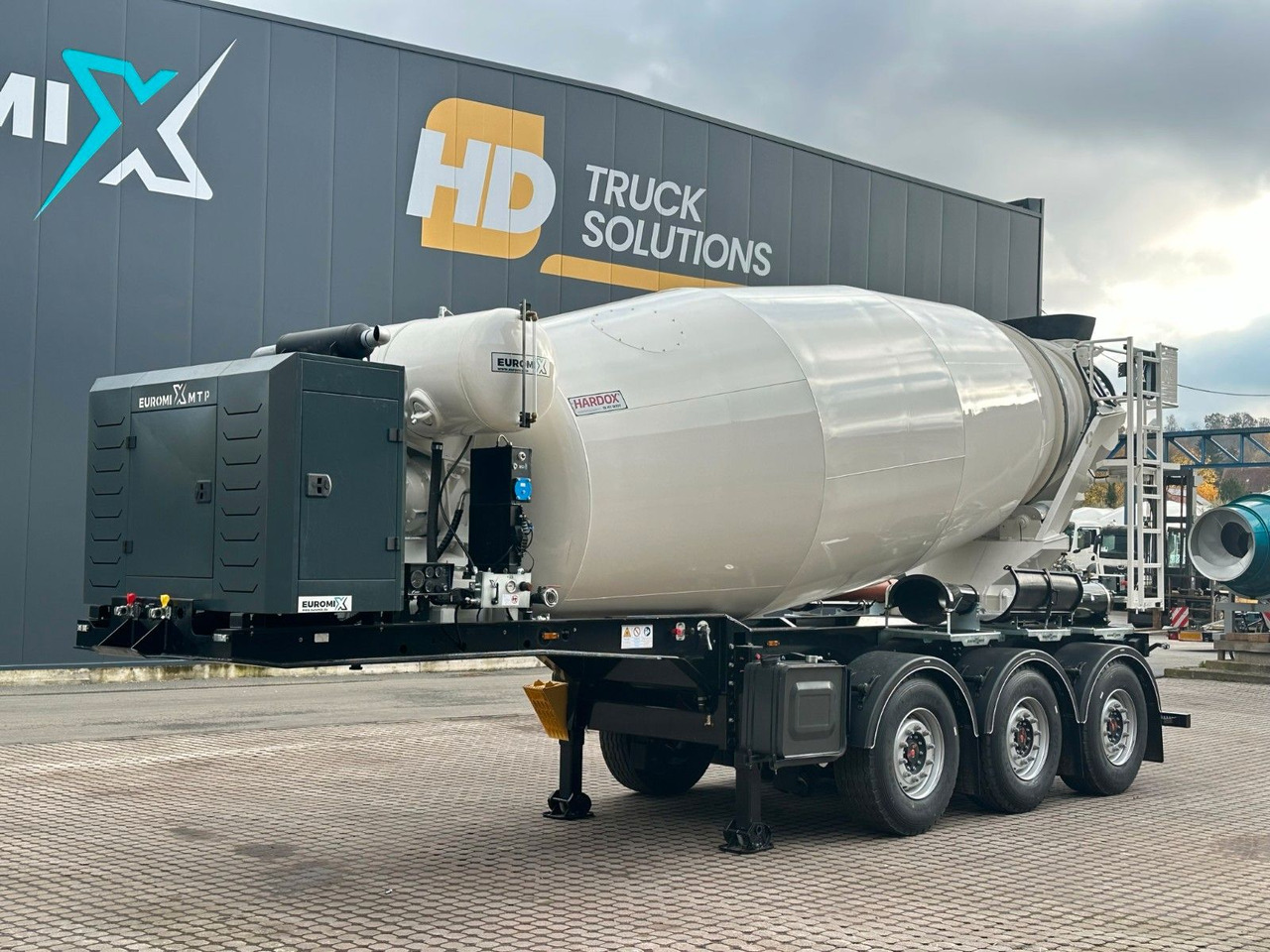EUROMIX MTP - 12m³ Betonmischer-Auflieger - Félpótkocsi: 2 kép. EUROMIX MTP - 12m³ Betonmischer-Auflieger - Félpótkocsi: 2 kép.